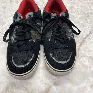 Airspeed Mens Tennis Shoes Size 8.5 Black Leather Sneakers w Red Accents Skater